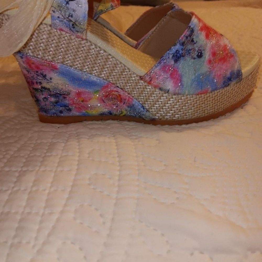 Floral Print Espadrilles NWOT Size 7.5 Sandal Shoe Sparkle - Picture 6 of 7